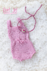 Knitted newborn romper Juul