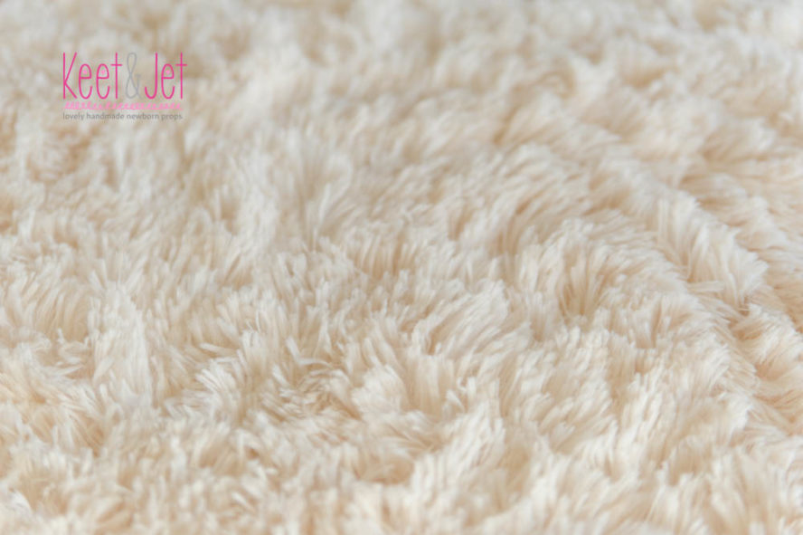 Super soft long pile faux fur Off White